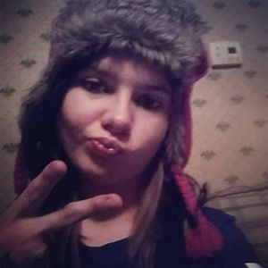 Meet your Posher, Hilary